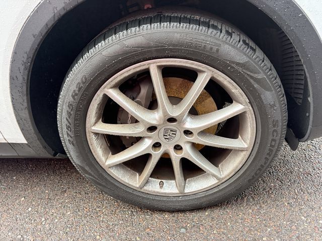 Used 2019 Porsche Cayenne AWD/4WD image 4