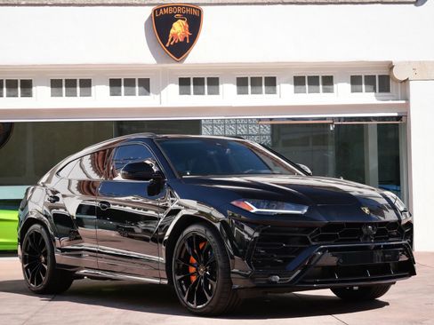 Used 2022 Lamborghini Urus Base image 1
