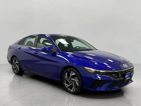 Certified 2025 Hyundai Elantra SEL image 1