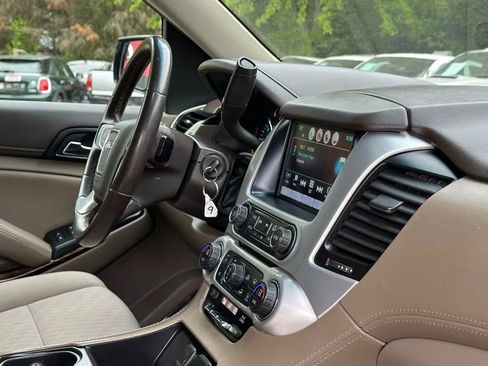 Used 2017 GMC Yukon XL SLE w/ SLE Value Package image 28