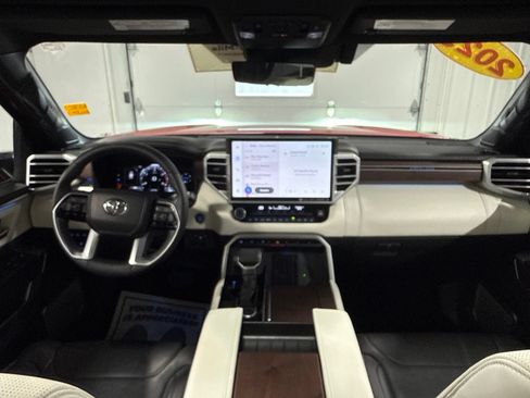 Used 2023 Toyota Sequoia Capstone AWD/4WD image 23