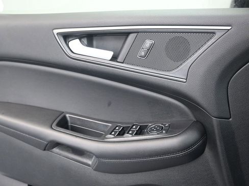 Used 2024 Ford Edge SE w/ Black Appearance Package image 12