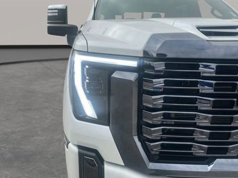 Used 2024 GMC Sierra 3500 Denali Ultimate image 10