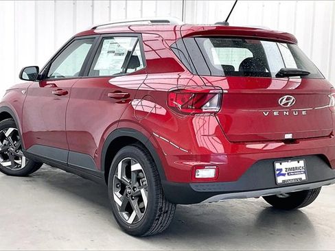 New 2025 Hyundai Venue SEL image 5