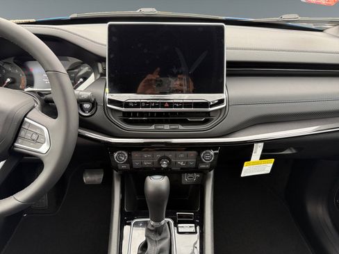 New 2026 Jeep Compass Limited image 11