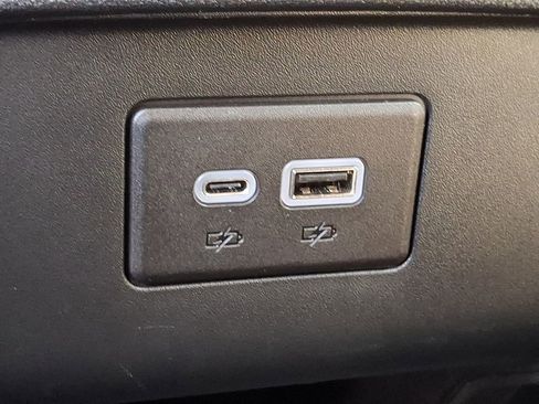 Used 2025 Chevrolet Blazer LT FWD image 13