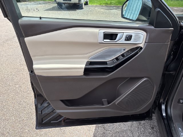 Used 2021 Ford Explorer Platinum AWD/4WD image 7