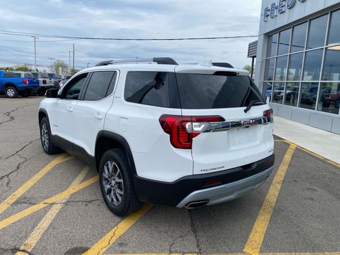 Used 2023 GMC Acadia SLT AWD/4WD image 3