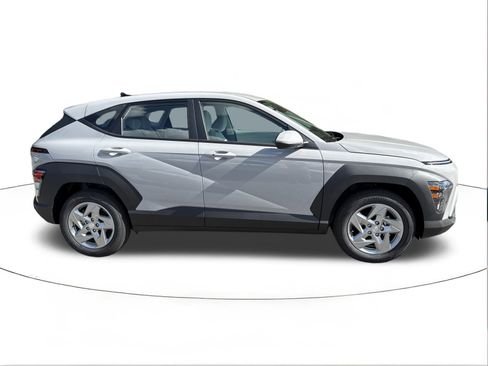 New 2026 Hyundai Kona SE FWD image 2