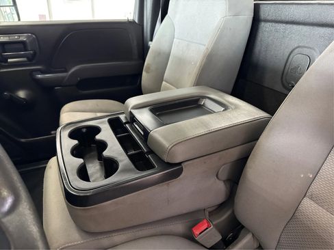 Used 2017 GMC Sierra 1500 Pickup 2D 8 ft image 19