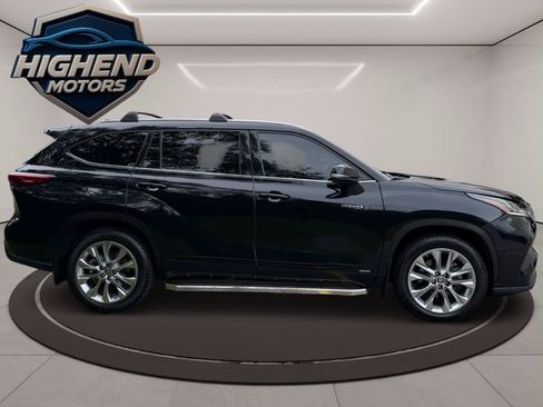 Used 2021 Toyota Highlander Limited AWD/4WD image 7