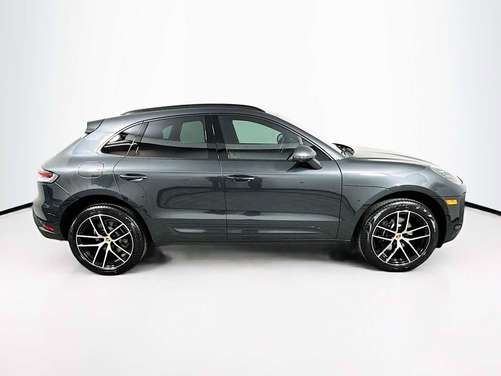 Used 2026 Porsche Macan AWD/4WD image 8