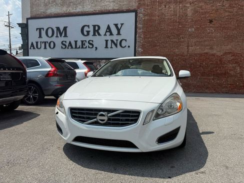 Used 2013 Volvo S60 T5 FWD image 1
