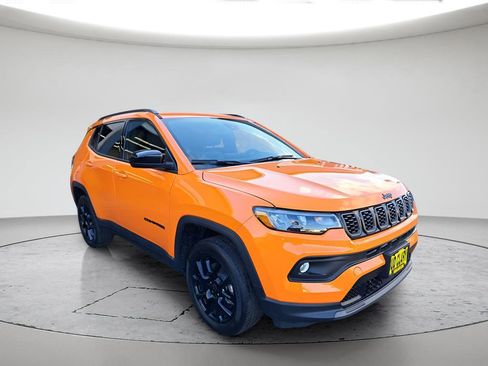New 2026 Jeep Compass Latitude w/ Sun and Sound Group AWD/4WD image 7