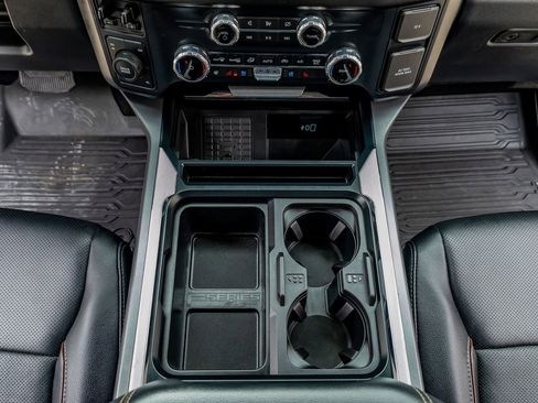 Used 2023 Ford F350 Lariat image 28