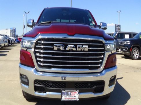 Used 2025 RAM 1500 Laramie AWD/4WD image 3