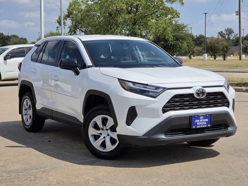 Used 2024 Toyota RAV4 LE FWD image 2