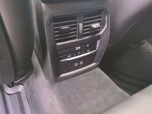 Used 2025 BMW 330i Sedan w/ M Sport Package image 34