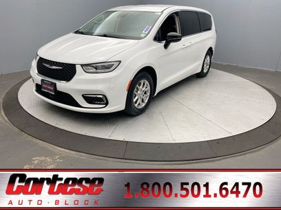 Used 2024 Chrysler Pacifica Touring-L