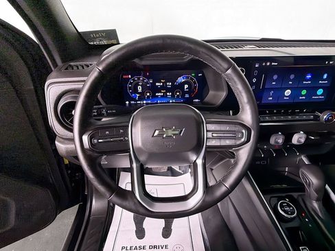 Used 2025 Chevrolet Colorado Trail Boss AWD/4WD image 11