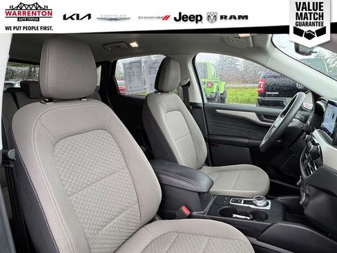 Used 2022 Ford Escape SE image 30