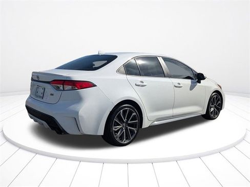 Used 2020 Toyota Corolla SE image 3