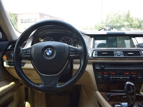 Used 2013 BMW 740Li w/ Executive Pkg image 16