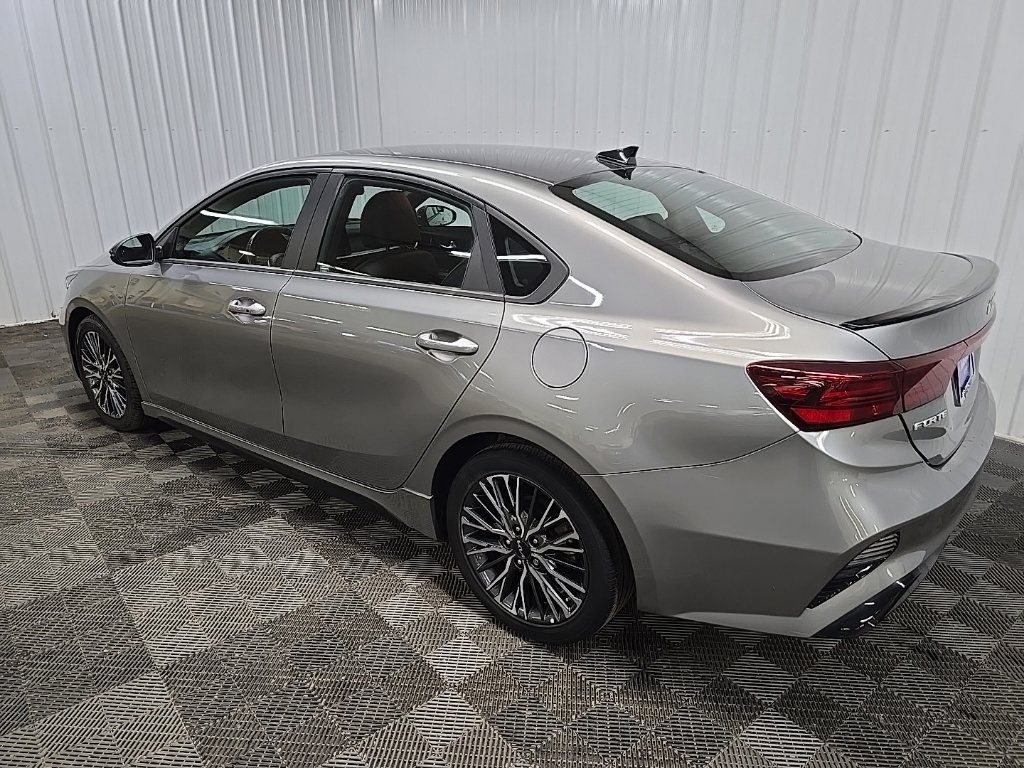 Used 2022 Kia Forte GT-Line FWD image 9