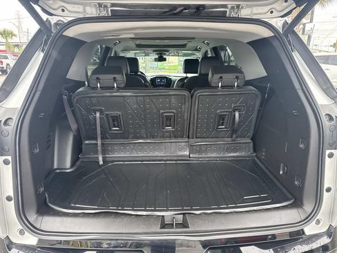 Used 2021 Chevrolet Traverse Premier FWD image 9