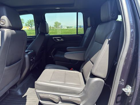 Used 2023 Chevrolet Suburban Z71 w/ Luxury Package image 10