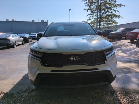 Used 2021 Kia Sorento S w/ Panoramic Sunroof Package AWD/4WD image 2