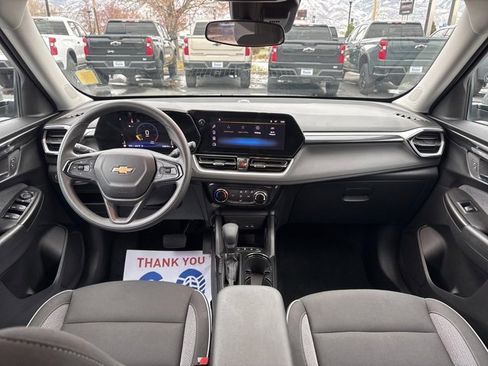 Used 2025 Chevrolet TrailBlazer LT image 13