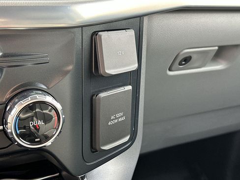 Used 2025 Ford F150 Lariat AWD/4WD image 40