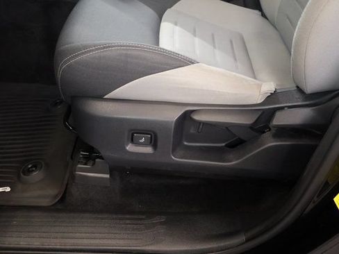 Certified 2025 Toyota Tacoma TRD Sport AWD/4WD image 14