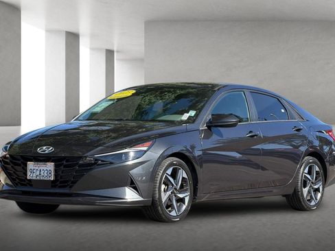 Used 2023 Hyundai Elantra SEL w/ Convenience Package FWD image 8