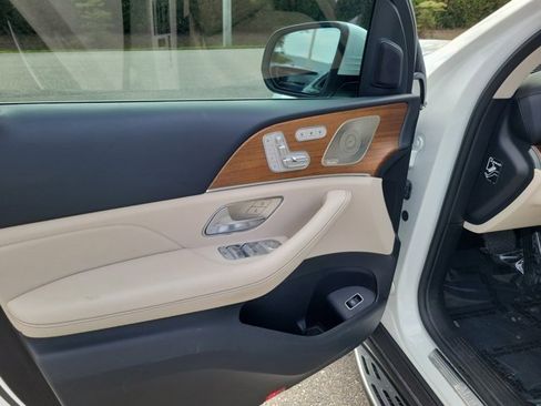 Used 2022 Mercedes-Benz GLS 450 4MATIC image 19