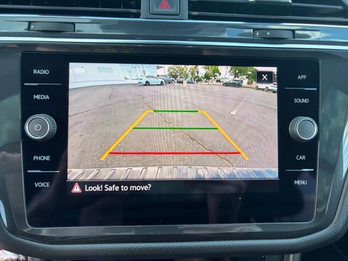 Certified 2023 Volkswagen Tiguan SE R-Line AWD/4WD image 29