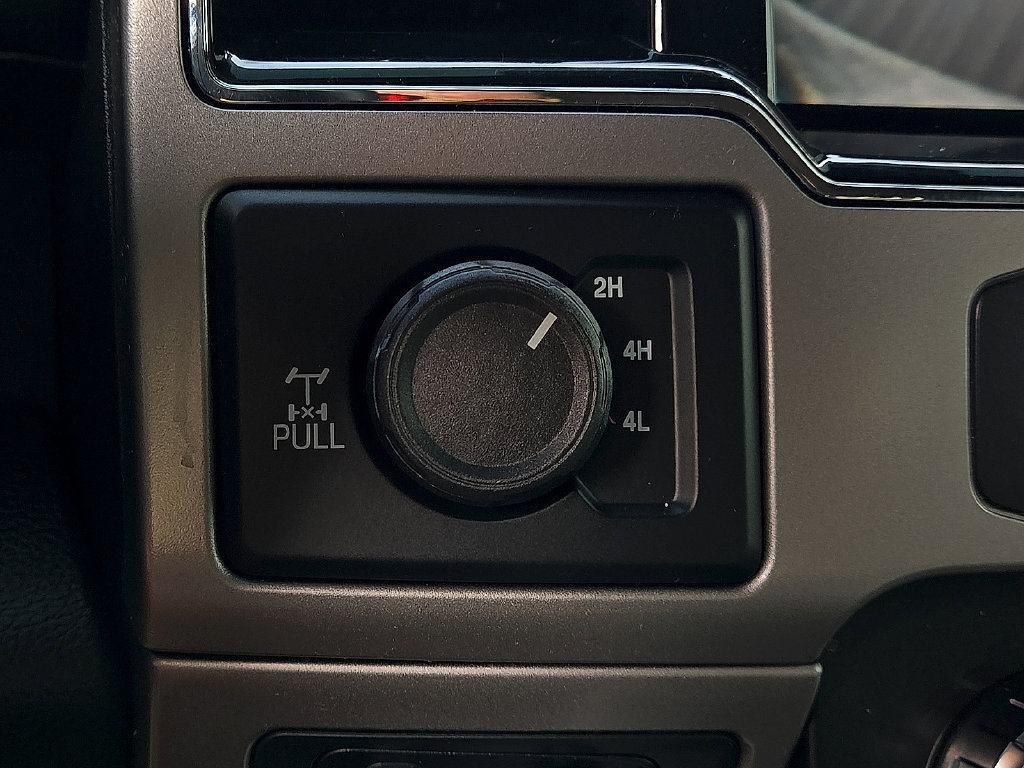 Used 2022 Ford F250 Lariat w/ FX4 Off-Road Package AWD/4WD image 14