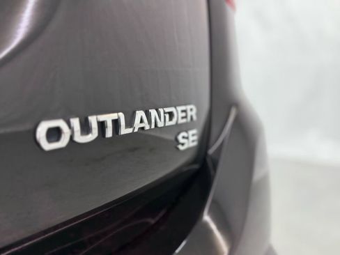 Used 2019 Mitsubishi Outlander SEL image 39