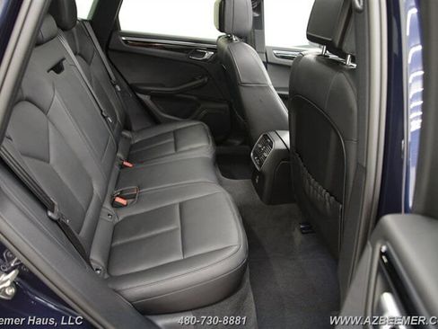 Used 2023 Porsche Macan image 20
