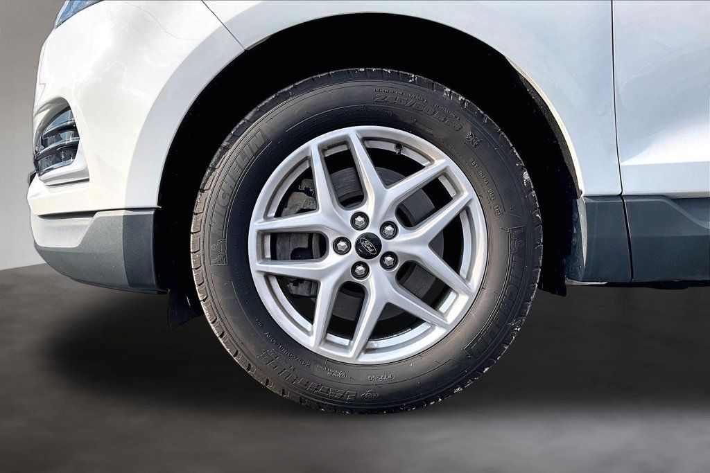 Used 2024 Ford Edge SEL AWD/4WD image 9