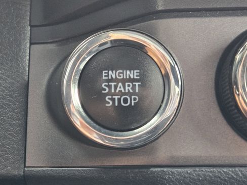 Used 2021 Toyota Tacoma TRD Sport w/ Technology Package AWD/4WD image 28