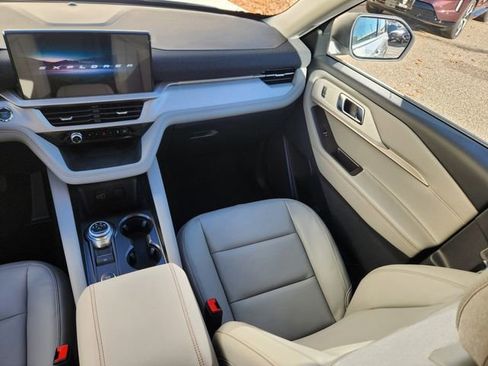New 2026 Ford Explorer Active w/ Active Comfort Package image 12