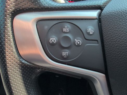 Used 2024 GMC Terrain SLE w/ Driver Convenience Package FWD image 19