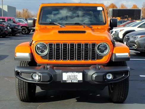 New 2025 Jeep Gladiator Sport image 22