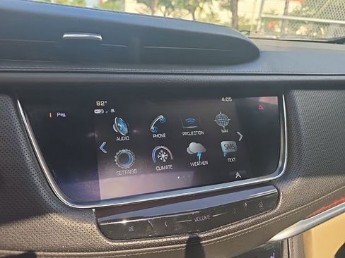 Used 2018 Cadillac XT5 Luxury w/ LPO, Wheel Lock Package image 16