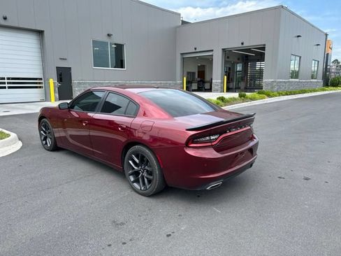 Used 2019 Dodge Charger SXT w/ Blacktop Package RWD image 3