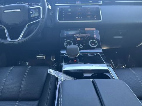 Used 2022 Land Rover Range Rover Velar R-Dynamic S image 13