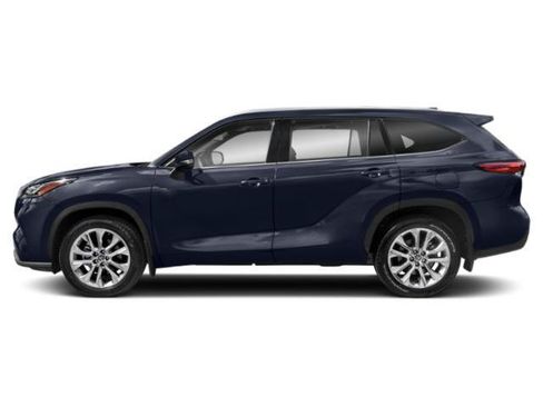 Used 2021 Toyota Highlander Limited FWD image 3