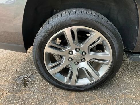 Used 2015 Cadillac Escalade ESV Premium AWD/4WD image 31